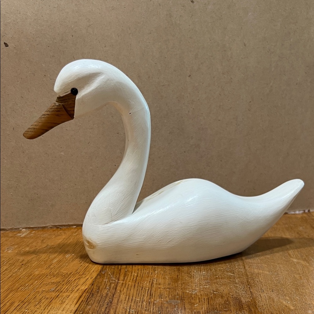 Rare Stanstead Swan Deco Elegant White Sculpture